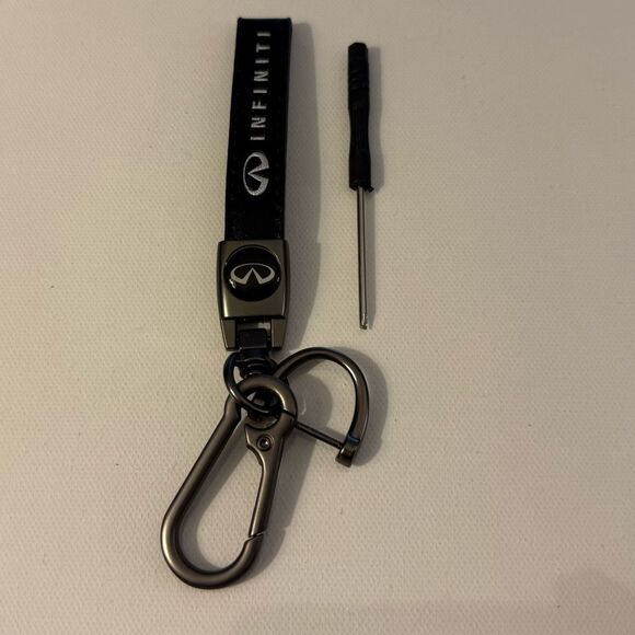Infinity Key fob Keychain in Black Leather NWT - Picture 2 of 4